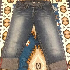 Abercrombie and Fitch 4R Distressed Capris Womens